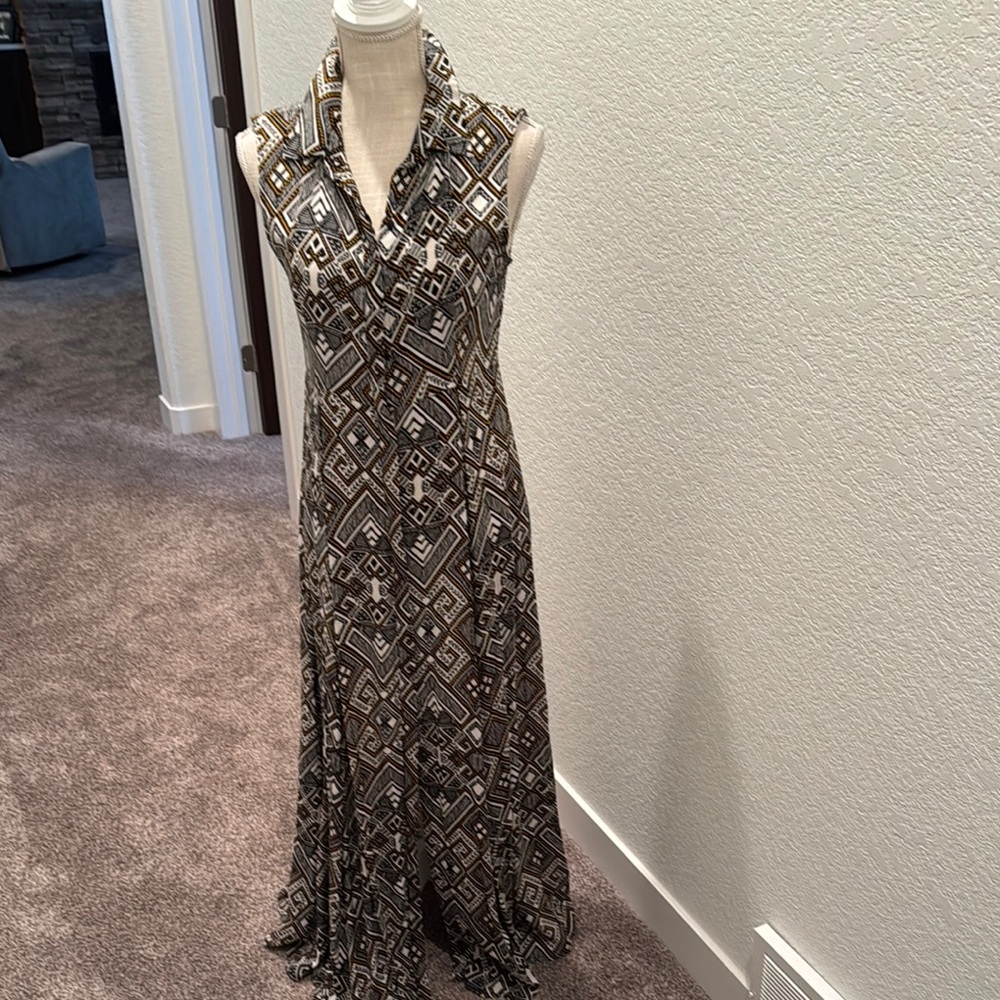 Geometric Patterned Sleeveless Maxi Dress